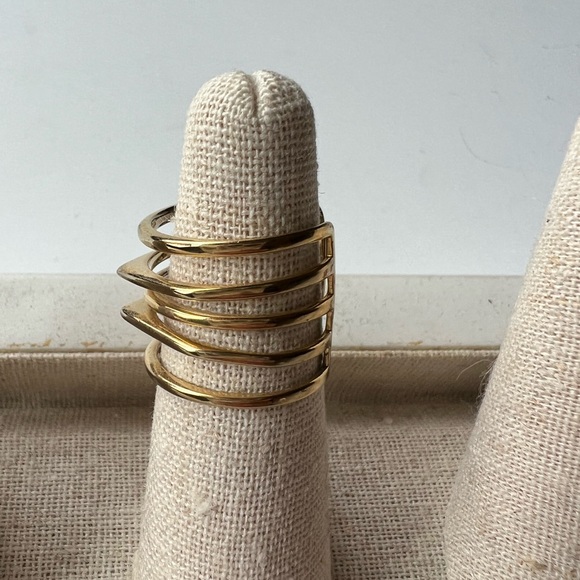 Stella and Dot Gold Maylee ring (S/M) Adjustable - Picture 6 of 8